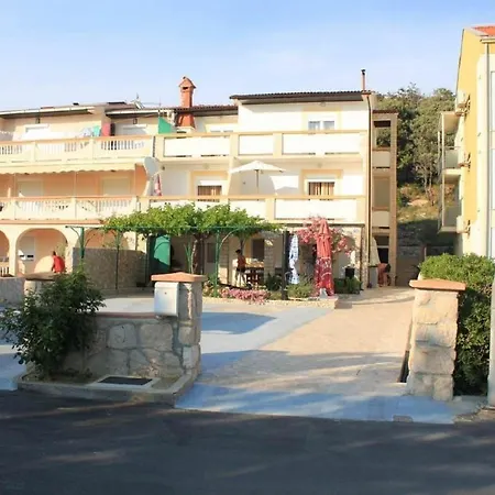 Stjepan - 10m From Beach Apartament *
