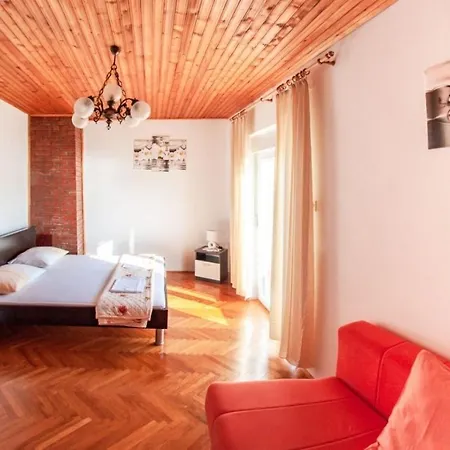 Stjepan - 10m From Beach Apartament