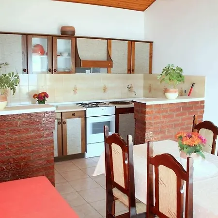 Stjepan - 10m From Beach *